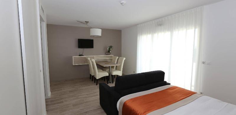 Les Criquets Hotel & Spa บลองก์ฟอร์ ภายนอก รูปภาพ